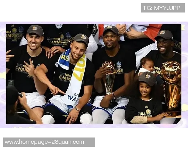 16-17赛季勇士与火箭激战回顾：巅峰对决与战术博弈的精彩瞬间