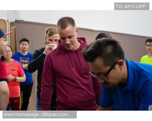 巴塞罗那与费伦茨瓦的精彩对决引发球迷热议与期待 巴塞罗那与费伦茨瓦的精彩对决引发球迷热议与期待